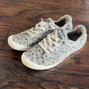 Bobs from Skechers. Beach Bingo Van Gato slip on sneakers size 8.5